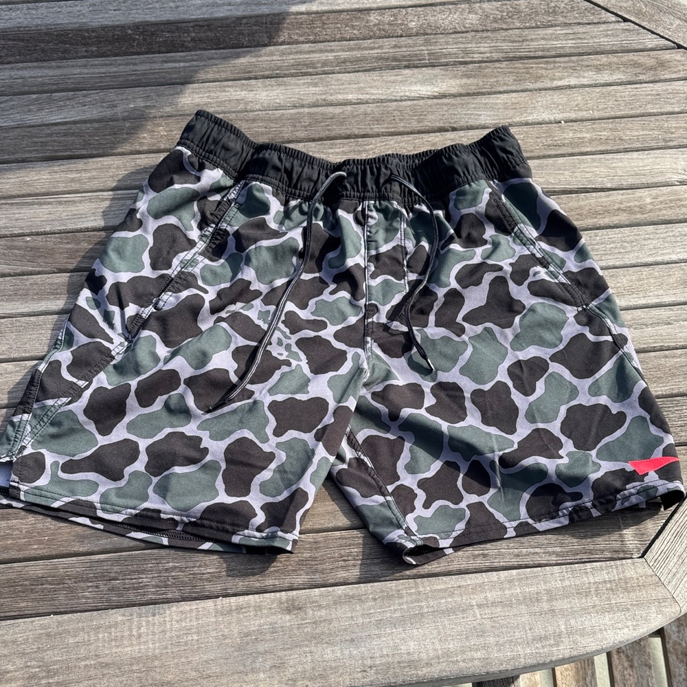 Florence Marine Mens size M (used) Camouflage Patterned Board Shorts